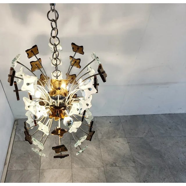 Mid-Century Sputnik Chandelier in Glass, 1970s, in Good conditions. Designed 1970 to 1979 Up to 250V (Europe/UK...