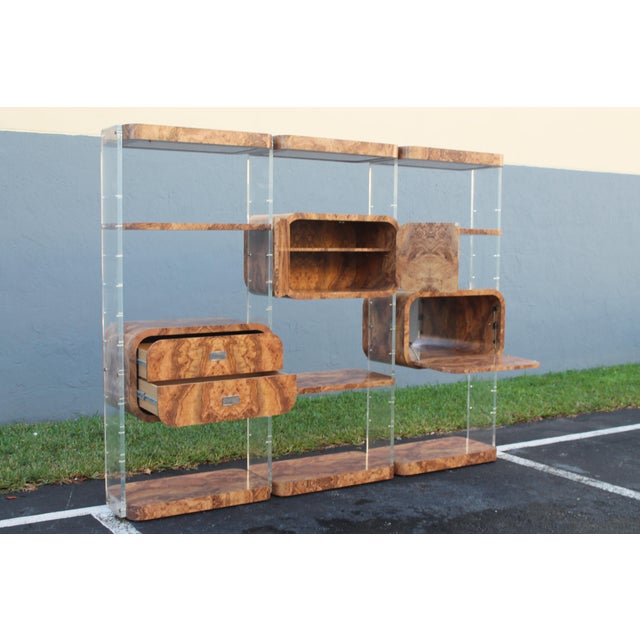 1970's Modern Lucite W/Melamine White Modular Room Divider/ Wall Unit For Sale In Miami - Image 6 of 13
