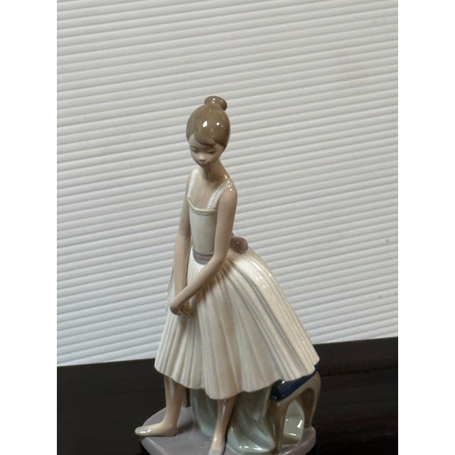 Francisco Catalá for Lladró Ballet Pose Porcelain Figurine, Signed For Sale In San Francisco - Image 6 of 12