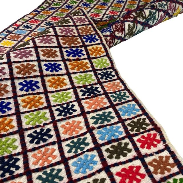 Vintage Turkish Kilim Rug, 137X58 Cm Pretty, little Turkish Kilim, made in the 1960s, this is a lovely central Turkish rug...