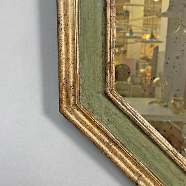 Antique Italian Octagonal Wall Mirror in Green Wood with Golden Profiles, 1700s For Sale - Image 16 of 18