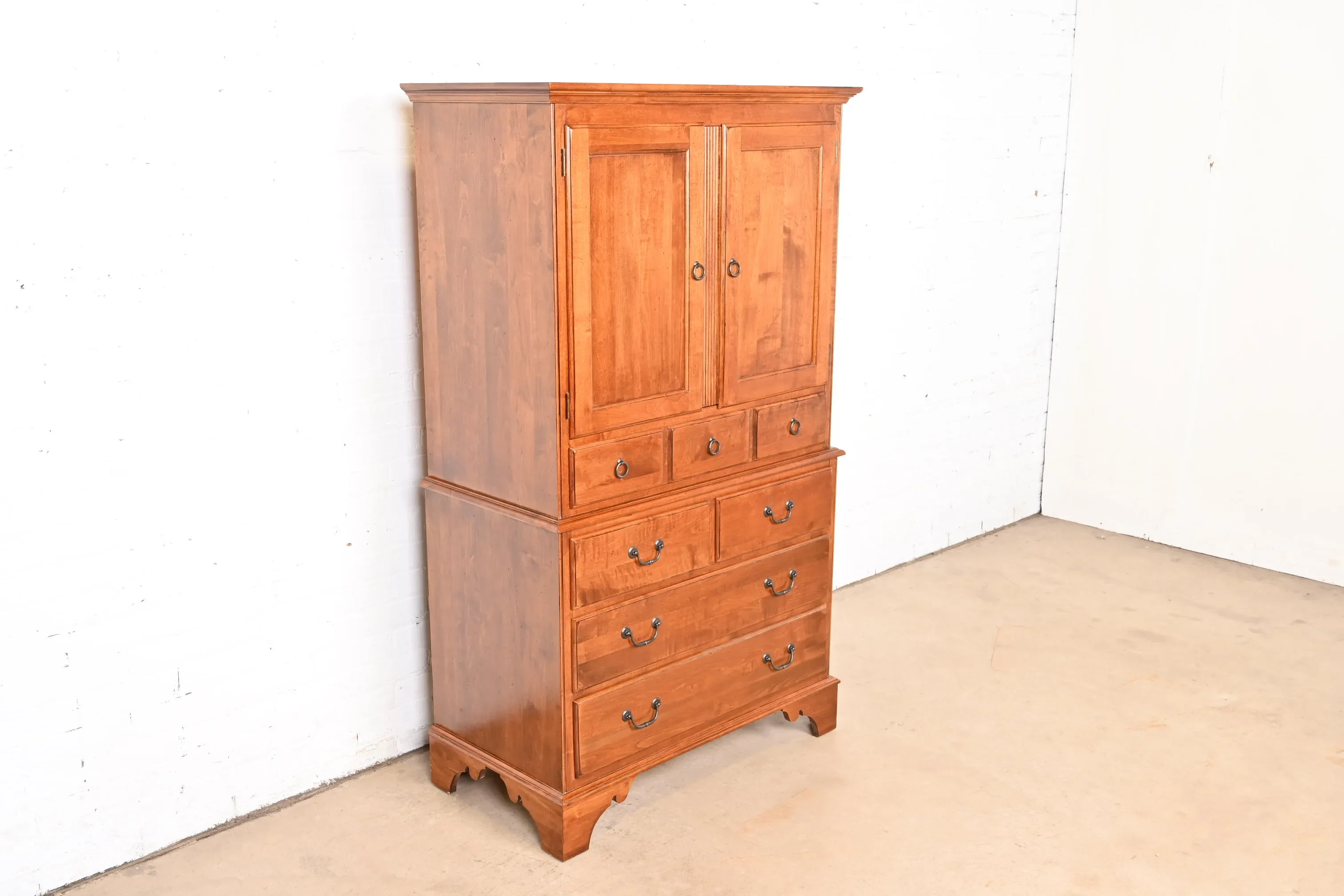 Ethan Allen Georgian English Country Solid Birch Gentleman's Chest