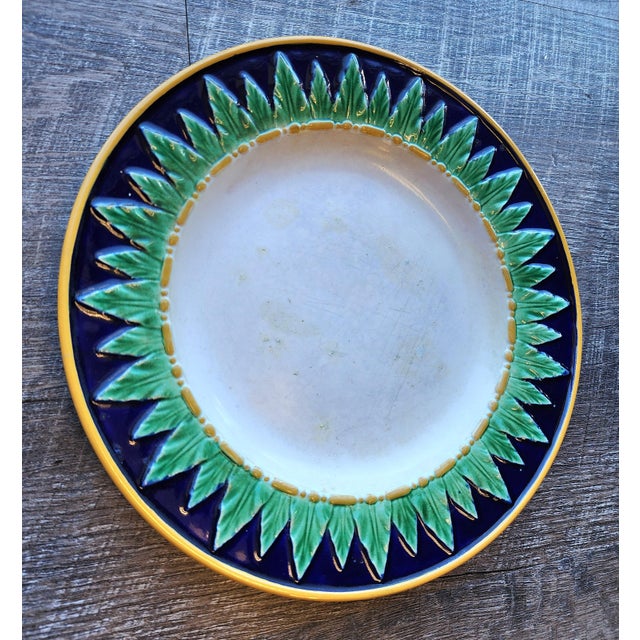 English 19th C. George Jones Majolica 9" Luncheon/Dessert Plate With Acanthus Border For Sale - Image 3 of 14