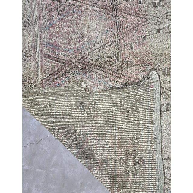 1980's Moroccan Beni MGuild Rug - 9.6 X 6.5 Ft For Sale In Cleveland - Image 6 of 6