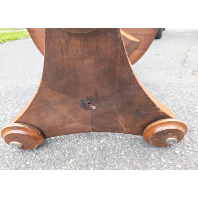 Early 20th Century Italian Walnut Round Occasional Table in Renaissance Revival Style For Sale - Image 17 of 18