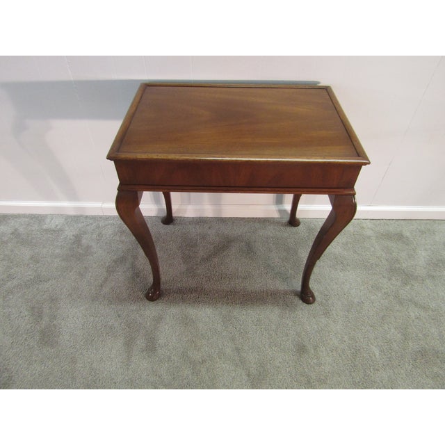 1980s Kittinger Colonial Williamsburg Queen Anne Solid Mahogany Side Stand For Sale - Image 5 of 7