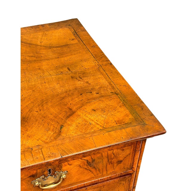 Queen Anne Walnut Chest of Drawers, 1710 For Sale - Image 3 of 16