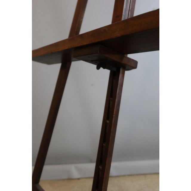 19th-century walnut lyre-shaped easel. Very good condition. DIMENSIONS: 2.26 m high and 0.80 m long at the base.