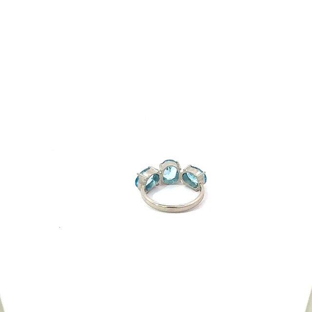 Modern Antique Three Stone 6.69 Carat Faceted Blue Topaz Ring in 925 Solid Silver - Size 7.5 For Sale - Image 3 of 10