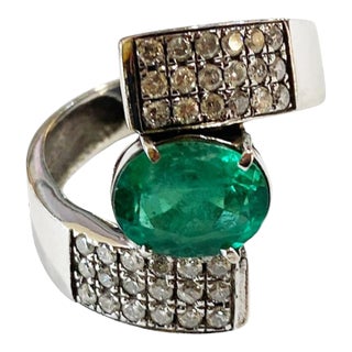 Elegant Colombian Emerald and Diamond Ring Size 9 For Sale