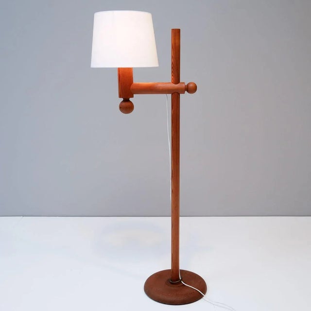 Brown Scandinavian Solid Pine Pinus Floor Lamp by Uno & Östen Kristiansson for Luxus, 1970s For Sale - Image 8 of 8