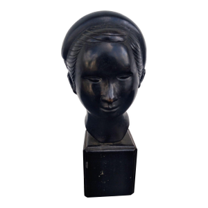 Nguyen Thanh Le Bronze Sculpture