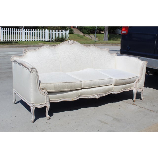 Louis XV Style Vintage White Settee For Sale In San Diego - Image 6 of 11