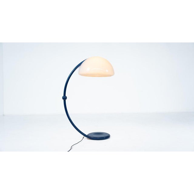 Blue Serpente Floor Lamp by Elio Martinelli for Martinelli Luce, 1960s For Sale - Image 3 of 12