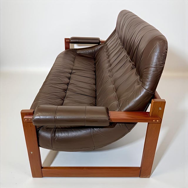 1970s Leather MP-91 / MP-163 Earth Lounge Sofa from Percival Lafer, Brazil, 1970s For Sale - Image 5 of 9