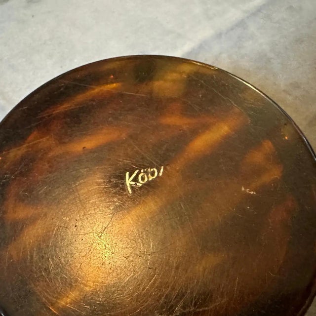 1970s Mid-Century Modern Fake Tortoise Shell Lucite Round Jewelry Box For Sale - Image 4 of 10