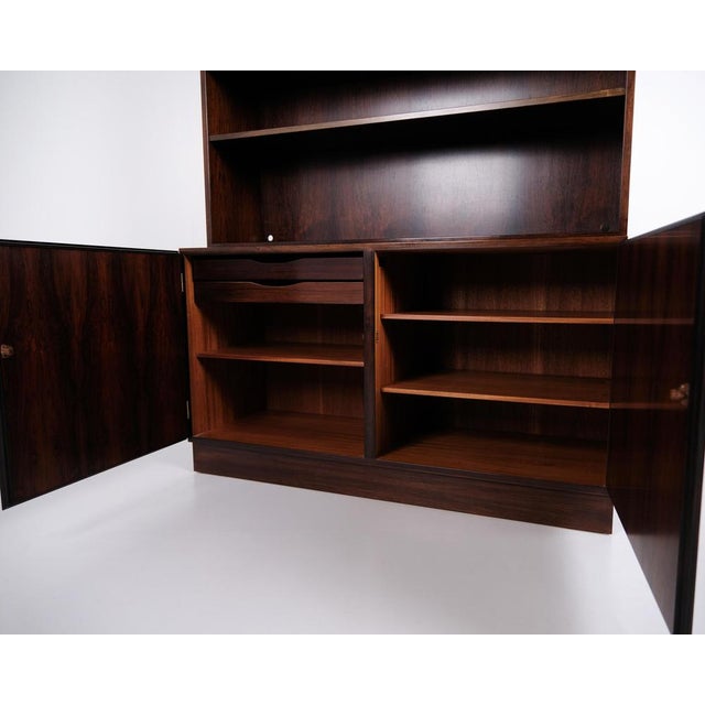 Model 5 Bookcase in Rosewood by Gunni Omann for Poul Hundevad, 1960s For Sale - Image 3 of 14