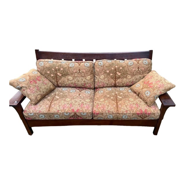 Stickley Slat Back Settle Sofa (3 Person) For Sale