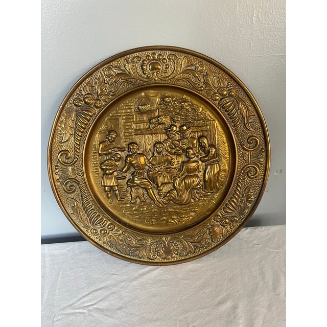 Pair of Vintage English Embossed Brass Plates - Colonial Tavern Scene For Sale - Image 4 of 8
