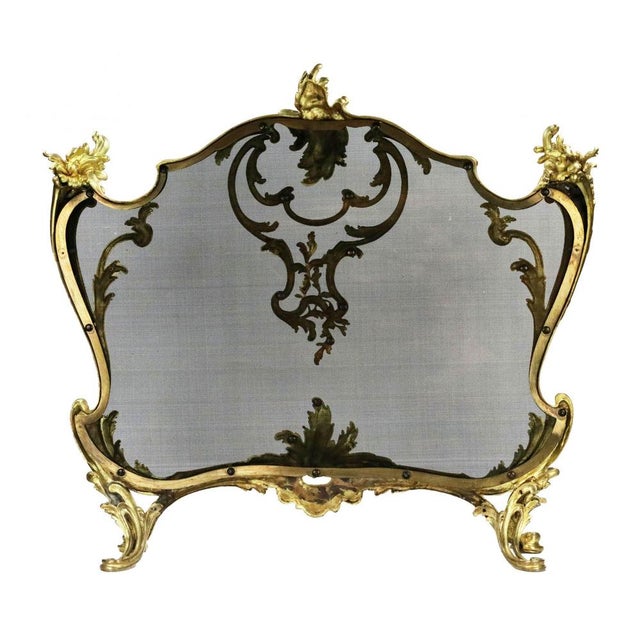 Louis Xv Style Fireplace Screen in Gilded Bronze with Metal Protective Mesh For Sale - Image 4 of 6
