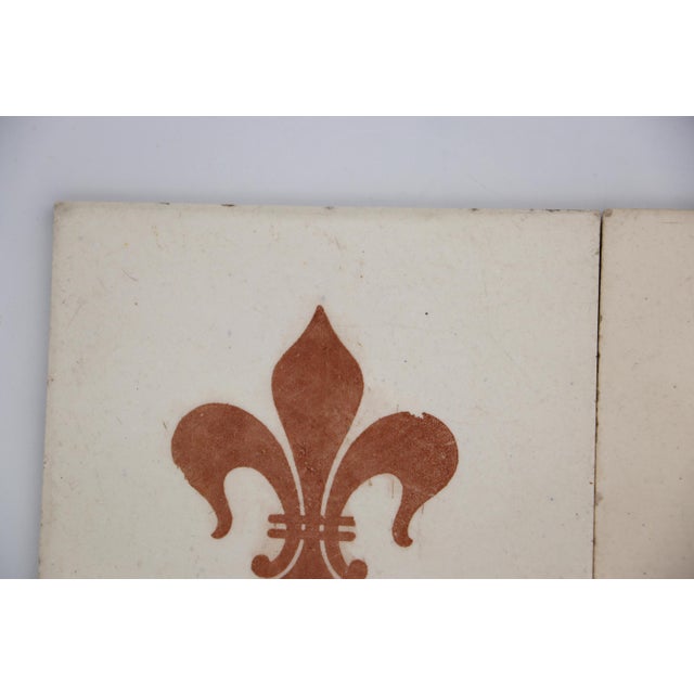 Rustic European 1900s Fleur De Lis Antique Set of Two Large Tiles, Portuguese For Sale - Image 3 of 12