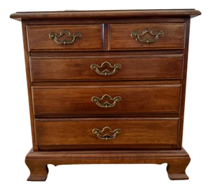 Thomasville 4 Drawer Chair Side Chest