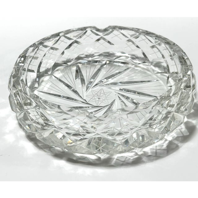 English Vintage Heavy Weight Cut Crystal Etched Ashtray With Star Motif For Sale - Image 3 of 8