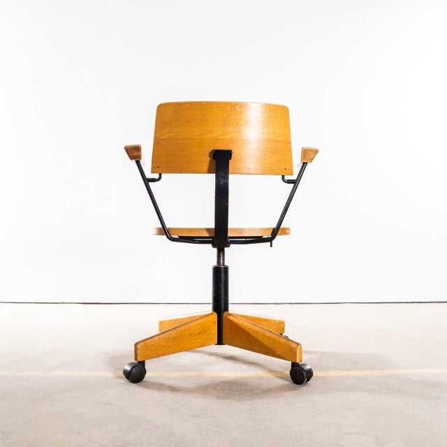Angular Swivel Desk Chair with Metal Rod Arms from Giroflex, 1960s For Sale - Image 6 of 10