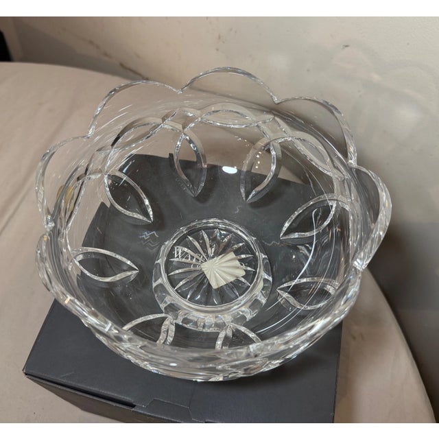 New in Box VTG Waterford Crystal Glass Clannad Bowl Heavy Celtic Scalloped For Sale In New York - Image 6 of 9