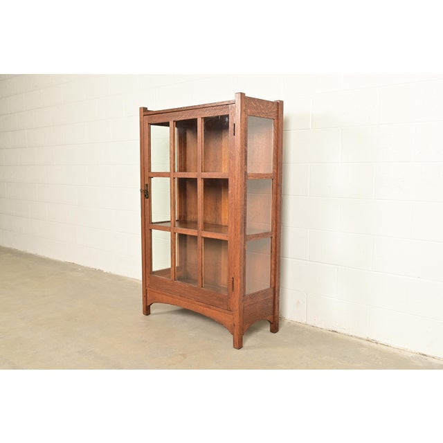 Mission L. & J. G. Stickley Antique Mission Oak Arts and Crafts Bookcase Cabinet, Circa 1910 For Sale - Image 3 of 14