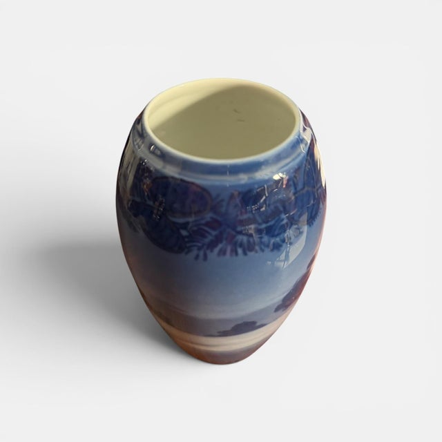 Annual Vase from Bing & Grondahl, Denmark, 1920 For Sale - Image 6 of 7