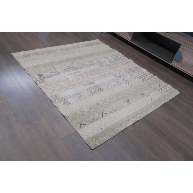 1960 Vintage Anatolian Patchwork Area Rug - Muted Neutral & Pastel Pink For Sale - Image 10 of 11