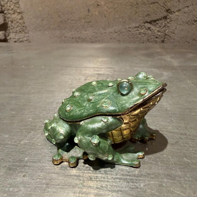 Folk Art Hand-Painted Enameled Pewter Frog Trinket Box Accented Green Austrian Crystals For Sale - Image 3 of 11