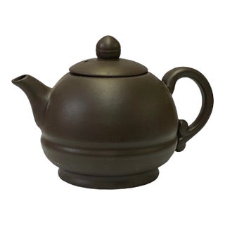 Chinese Brown Yixing Zisha Clay Teapot W Plain Surface Accent For Sale
