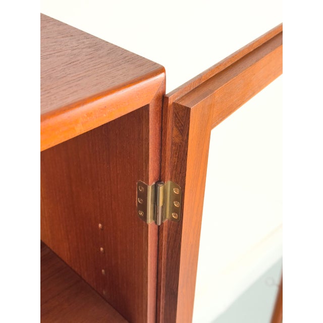 Wood Danish Display Case in Teak by Børge Mogensen for Søborg Møbelfabrik, 1960s For Sale - Image 7 of 18