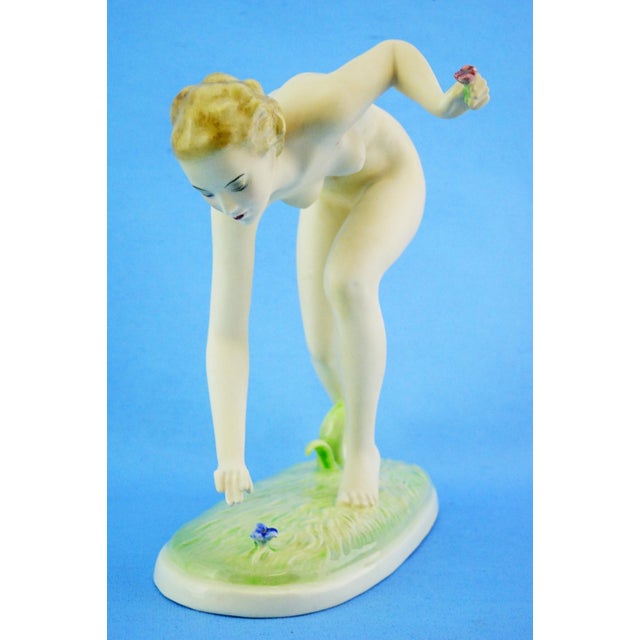 MEASUREMENTS: Height: 23.5 cm; Width: 23 cm; Depth: 11.5 cm; Weight: 0.757 kg Item : A fine ceramic casting sculpture (a...