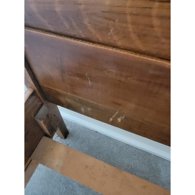 Antique Quarter-Sawn Tiger Oak Full Bed With Carved Floral Crest, c.1905 For Sale - Image 10 of 10