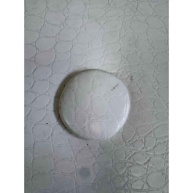 Hollywood Regency Vintage White Faux Alligator Round Ottoman With Chrome Plinth Base For Sale - Image 3 of 10