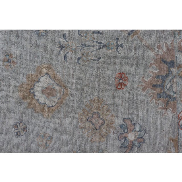 Modern All-Over Floral Oushak With a Light Gray Background With Delicate Accents For Sale - Image 4 of 11
