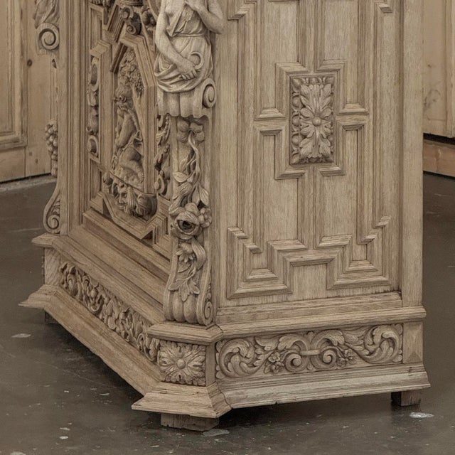 19th Century French Renaissance Revival Hand Carved Oak Buffet in Stripped Oak For Sale - Image 10 of 18