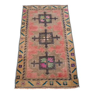 1970s HHand Knotted Small Turkish Rug Door Mat, Entryway Rug, Bath Mat, Kitchen Decor, - 18″ × 32″