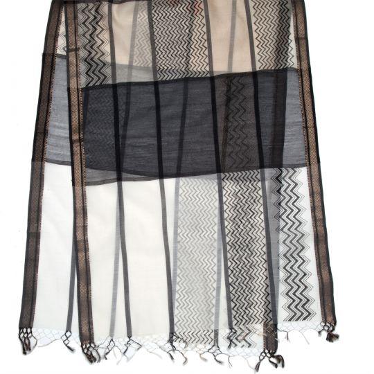 The Aurora scarf layers effortlessly into your spring, summer and fall wardrobes. Featuring a contemporary zigzag pattern,...