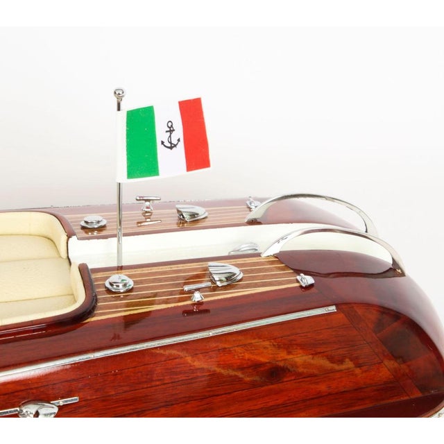 Riva Aquarama Speedboat Model with Cream Interior For Sale - Image 14 of 18