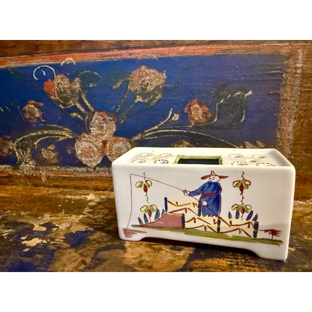 A lovely vintage Williamsburg Restoration Delft flower brick, frog produced in Holland, featuring hand-painted Chinese...