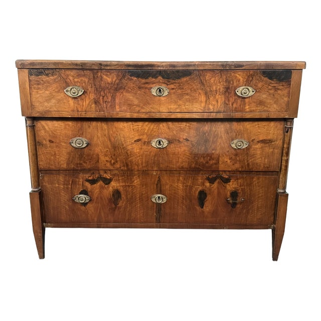 Antique Mid-19th Century Biedermeier Walnut Chest of Drawers, Germany For Sale