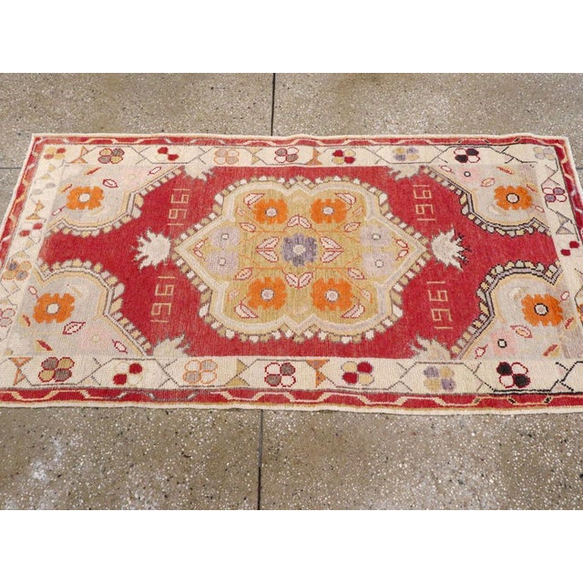 Mid 20th Century Galerie Shabab Collection Mid-20th Century Turkish Oushak Throw Rug For Sale - Image 5 of 6