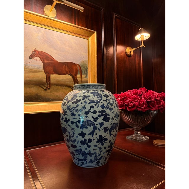 1980s Vintage Extra Large Chinoiserie Vase Birds Fish Bees Butterflies For Sale - Image 5 of 6