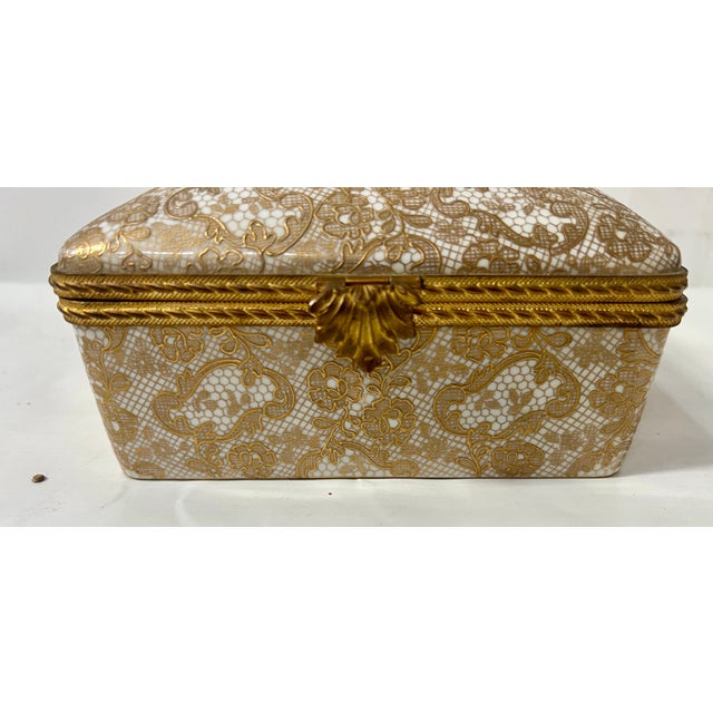 Polychrome Porcelain Box with Gilded Highlights, 20th Century For Sale - Image 3 of 14