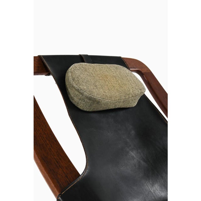 Rare lounge chairs model 'Holmenkollen' designed by Arne Tidemand-Ruud. Produced by Norcraft in Norway. Adjustable seating...