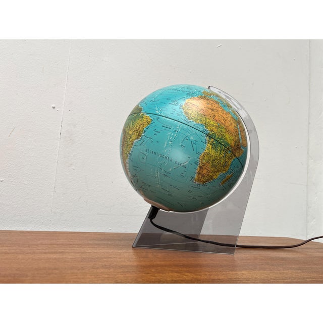 Mid-Century Space Age Illuminated Globe Table Lamp with Acrylic Stand, 1960s For Sale - Image 18 of 18